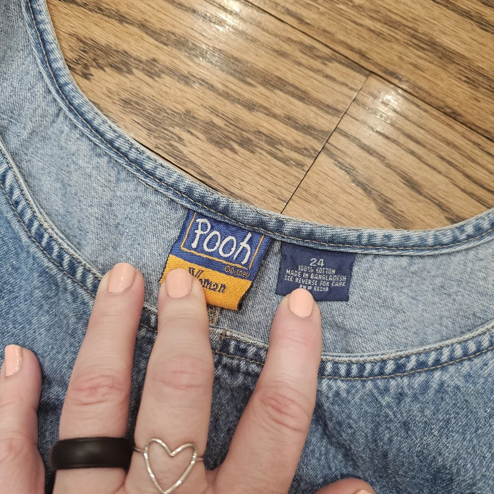 Pooh Woman Short Overalls Featuring Tigger - Picture 4 of 8